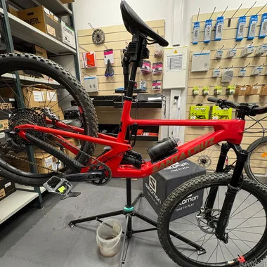 Santa Cruz 5010 V5 (vel. L) + RockShox Pike Vilica