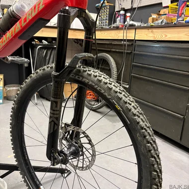 Santa Cruz 5010 V5 (vel. L) + RockShox Pike Vilica