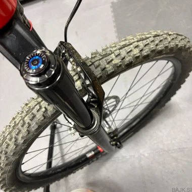 Santa Cruz 5010 V5 (vel. L) + RockShox Pike Vilica