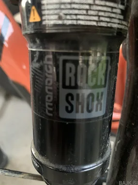 Giant stance