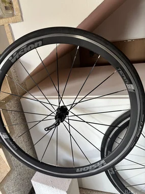 Vision team 35 + pirell P ZERO