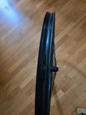 Bontrager DH 30 TLR zadnji obroč