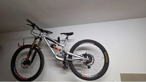 YT Capra 29 LTD L RAW FOX DHX2