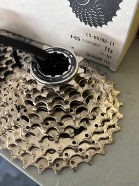 Zobniki Shimano 105,izredno malo v uporabi