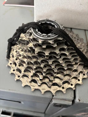 Zobniki Shimano 105,izredno malo v uporabi