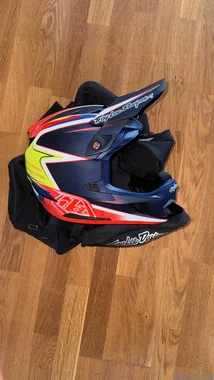 Troy lee designs D4 Carbon / Large