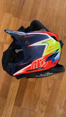 Troy lee designs D4 Carbon / Large