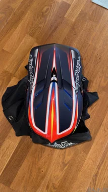 Troy lee designs D4 Carbon / Large