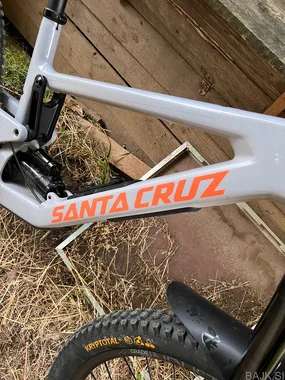 Santa cruz nomad c