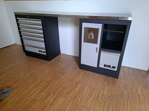 Delovni pult VAR