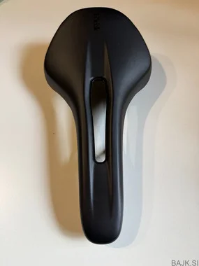 NOV Sedež Fizik Vento Antares R3 (140mm)