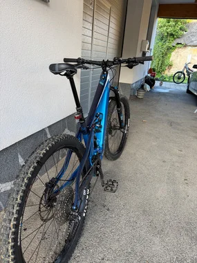Pivot shuttle LT