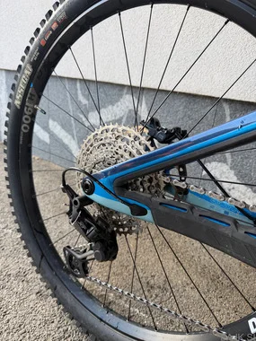 Pivot shuttle LT