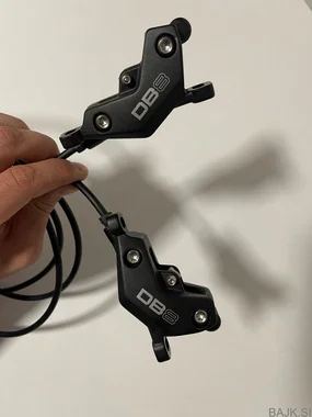 SRAM DB8 kot nove