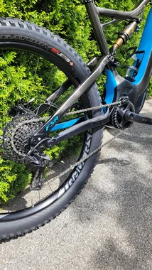 ELEKTRIČNO KOLO SPECIALIZED TURBO LEVO velikost L
