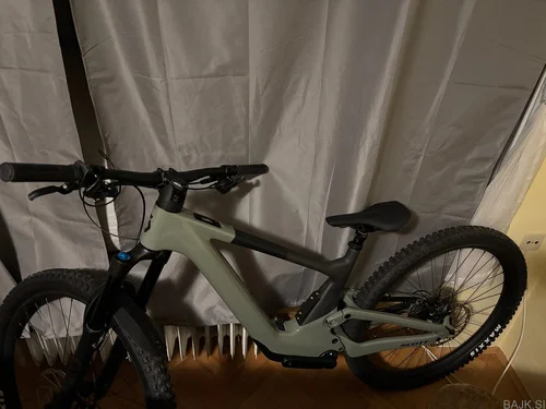 Voltage eride 910 (neuporabljen, 0km)