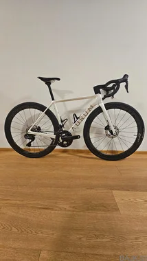 Demo kolo Aurum Essentia Shimano Ultegra Di2 12s ZIPP 303s