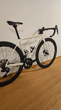 Demo kolo Aurum Essentia Shimano Ultegra Di2 12s ZIPP 303s