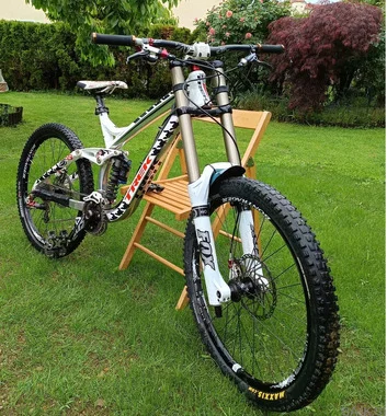 TREK SESSION 88 DH – FOX 40 – ODLIČNO STANJE