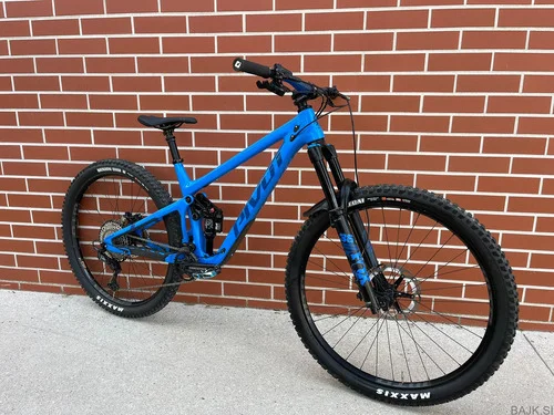 Pivot Switchblade