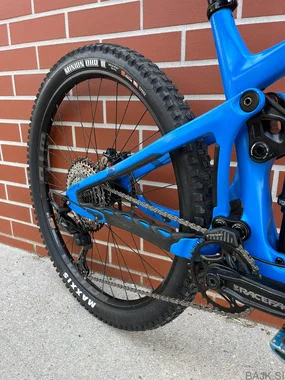 Pivot Switchblade