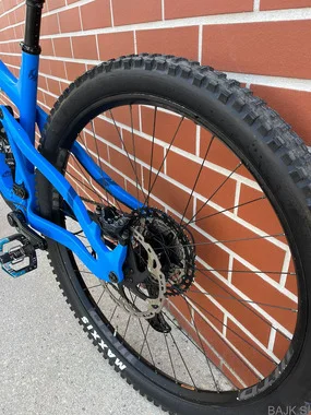 Pivot Switchblade
