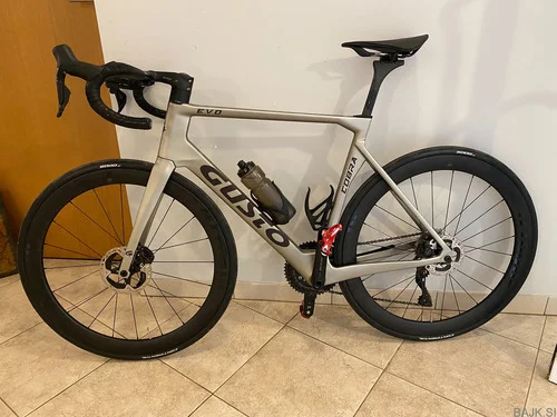 GUSTO COBRA EVO SPORT ULTRA 105 Di2