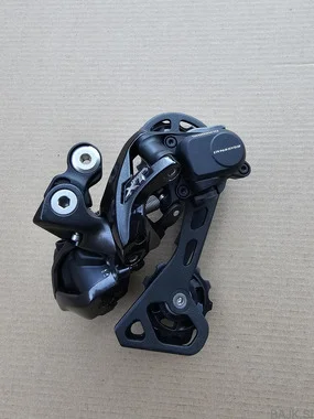 Nov zadnji menjalnik Shimano XT RD‑M8050