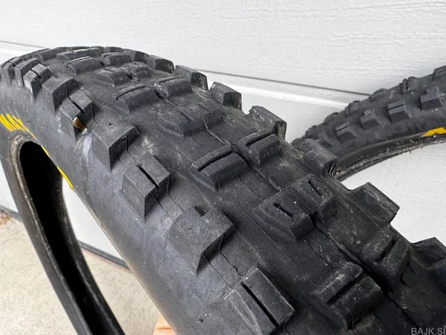 2x Maxxis Minion DHR II 27.5 x 2.60 TR EXO 3C MaxxTerra (cena za oba)