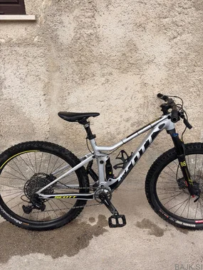 Scott Spark 600 2021 XS 26 (cena ni zadnja)