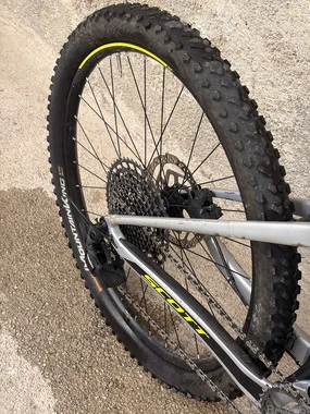 Scott Spark 600 2021 XS 26 (cena ni zadnja)
