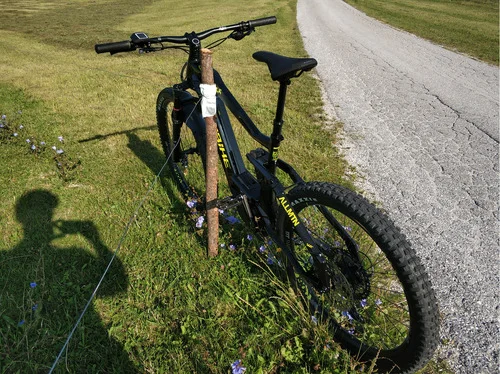 Polno vzmeteno lepo ohranjeno Haibike AllMtn 3.5 - L 625Wh