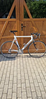 Cestno kolo Specialized