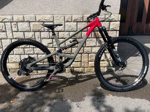 YT Capra Uncaged 10