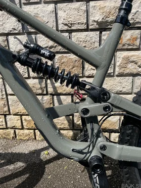 YT Capra Uncaged 10