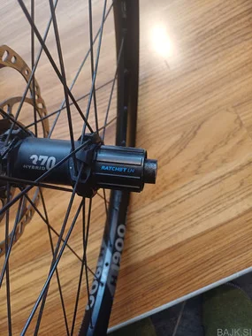 DT SWISS 1900 27,5 wheelset obroči MTB