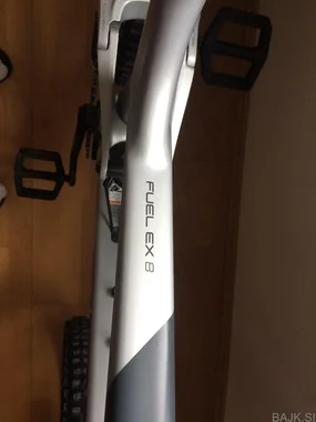 TREK FUEL EX 8