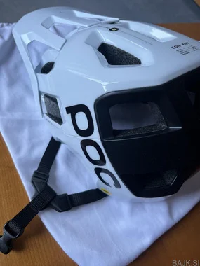 POC KORTAL MIPS ČELADA