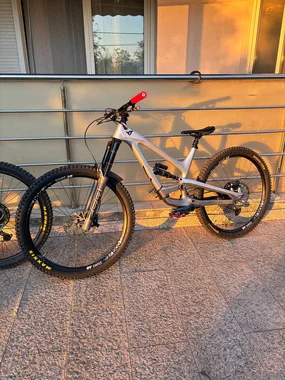 Yt Capra Core 4 Blaze Cf