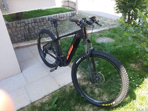 KTM Macina Team 792 – električno gorsko kolo, staro 8 mesecev, ugodno
