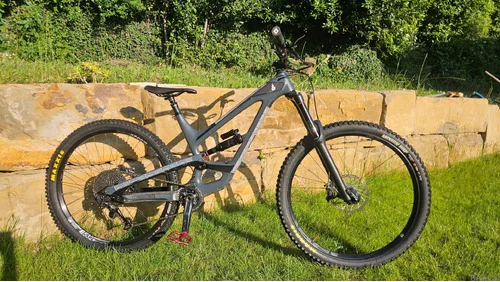 YT Capra CF 29 2018 L