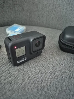 GoPro Hero 8 Black – Odlično ohranjena + dodatna oprema