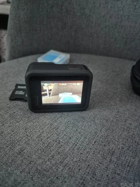 GoPro Hero 8 Black – Odlično ohranjena + dodatna oprema