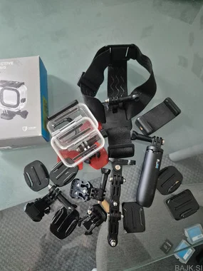 GoPro Hero 8 Black – Odlično ohranjena + dodatna oprema