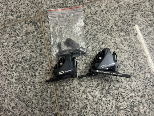 SHIMANO ULTEGRA 8070 KOMPLET ZAVORNIH ČELJUSTI, BREZHIBNE