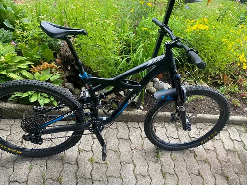 Specialized Enduro Ellit velikosti M, 27.5