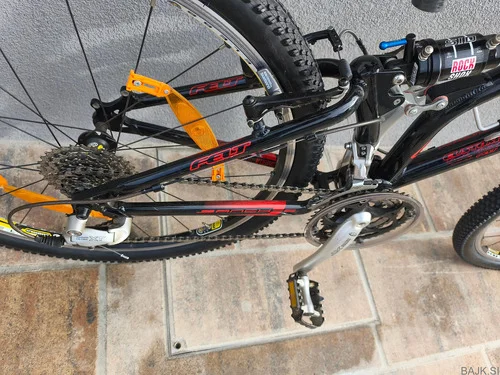 Polnovzmeteno kolo FELT Dirty R series,vsa XT oprema 3x9 prestav