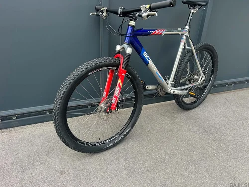 SCOTT MOŠKO ALIMINIJASTO GORSKO KOLO, SHIMANO XT KOMPLET OPREMA, DISKI, BREZHIBEN