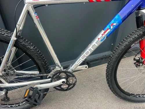 SCOTT MOŠKO ALIMINIJASTO GORSKO KOLO, SHIMANO XT KOMPLET OPREMA, DISKI, BREZHIBEN