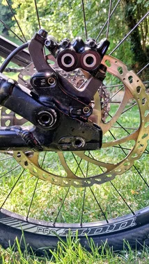 Commencal supreme v3 downhill kolo